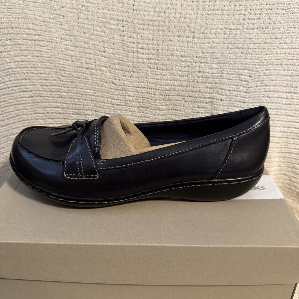 Clarks Ashland Bubble Navy Leather Women's Loafers Cushion Soft Shoes 7 XW New - Picture 10 of 16